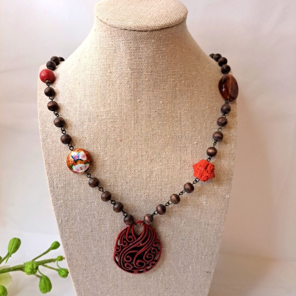 VINTAGE RED AGATE LEAF CROSS PENDANT ON WOODEN BEADS NECKLACE - RARE